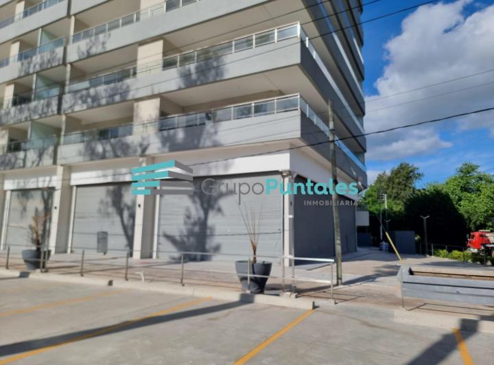 Local comercial · 323m²