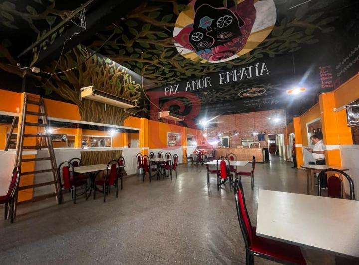 Local comercial · 201m²