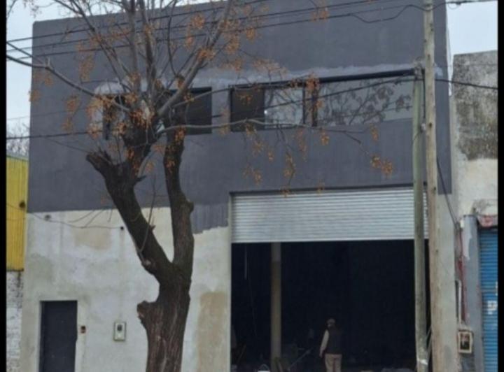 Bodega-Galpón · 200m²