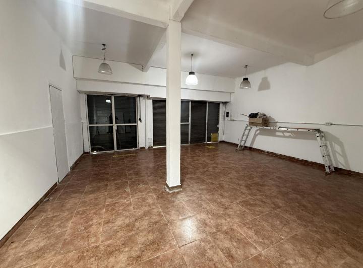 Local comercial · 64m²