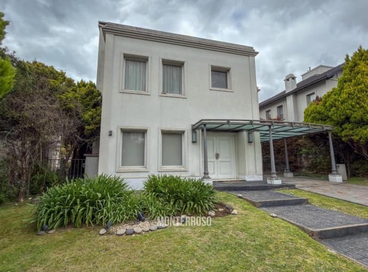 Casa · 300m² · 6 Ambientes