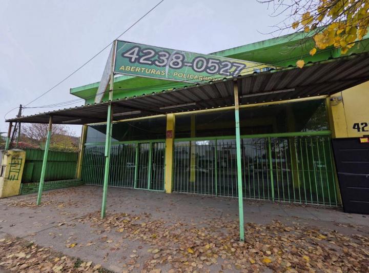 Local comercial · 240m²