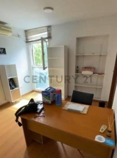 Oficina comercial · 200m² · 2 Ambientes