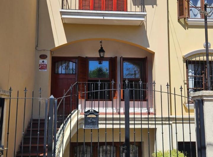 Casa · 165m² · 4 Ambientes · 1 Cochera