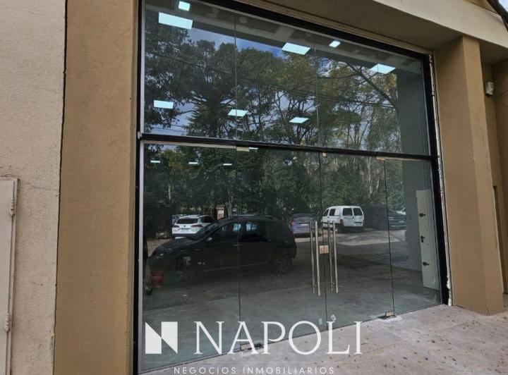 Local comercial · 135m²