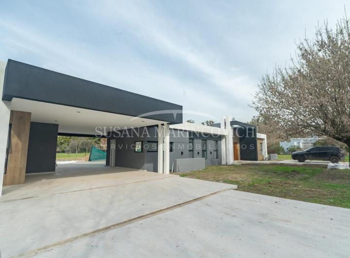 Casa · 164m² · 4 Ambientes · 2 Cocheras