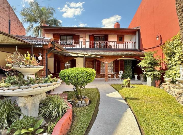 Casa · 256m²
