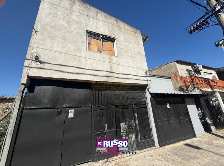 Casa · 200m² · 3 Ambientes · 1 Cochera