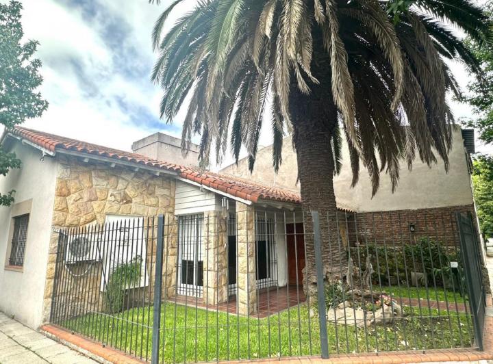 Casa · 120m² · 5 Ambientes · 1 Cochera