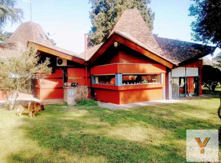 Casa · 140m² · 9 Ambientes