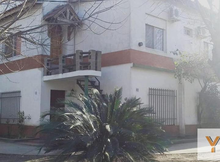 Casa · 250m² · 7 Ambientes · 1 Cochera