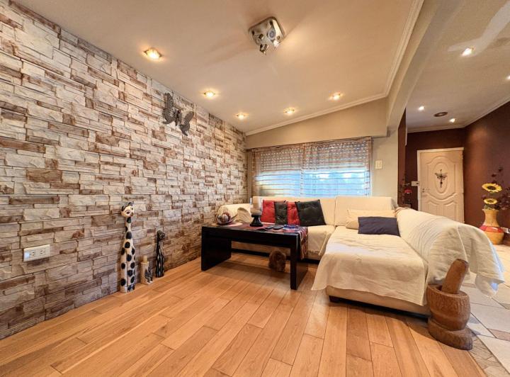 Casa · 70m² · 3 Ambientes · 3 Cocheras