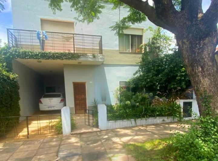 Casa · 150m² · 5 Ambientes · 2 Cocheras