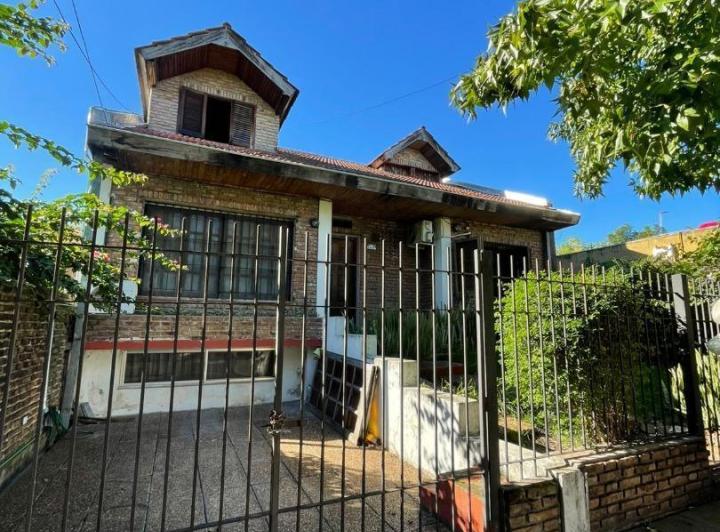 Casa · 140m² · 3 Ambientes · 1 Cochera