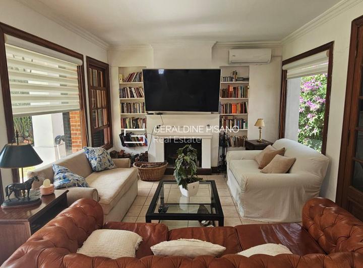 Casa · 320m² · 8 Ambientes