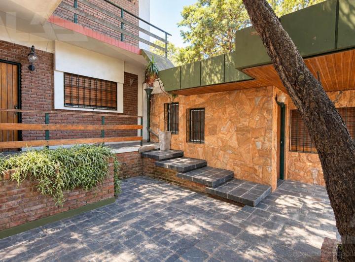 Casa · 190m² · 5 Ambientes · 3 Cocheras