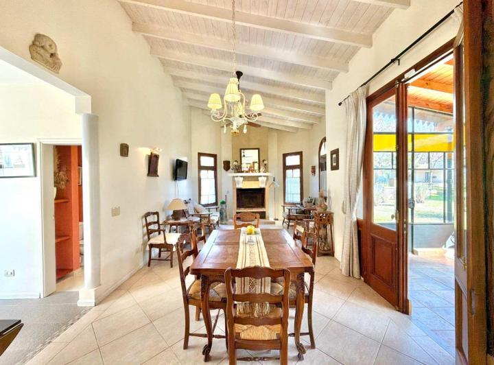 Casa · 150m² · 4 Ambientes · 3 Cocheras