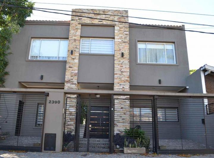 Casa · 239m² · 5 Ambientes · 2 Cocheras