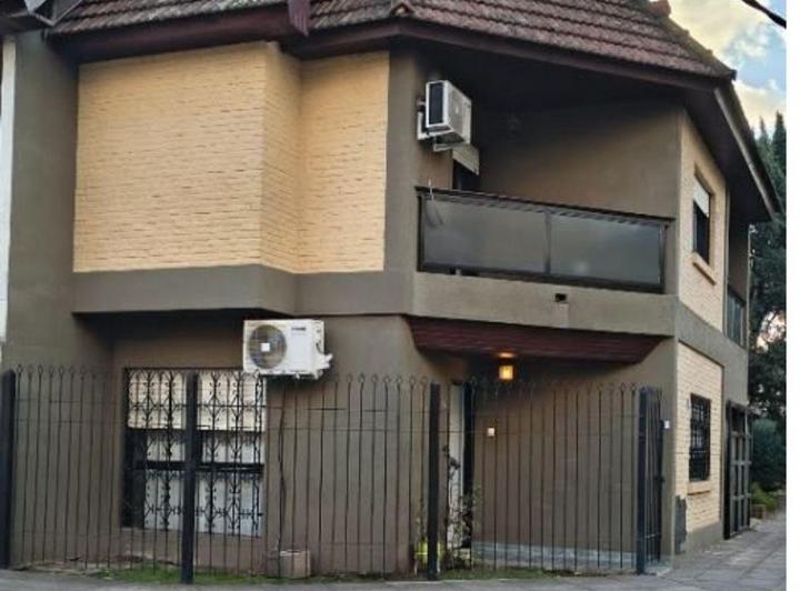 Casa · 80m² · 4 Ambientes · 1 Cochera