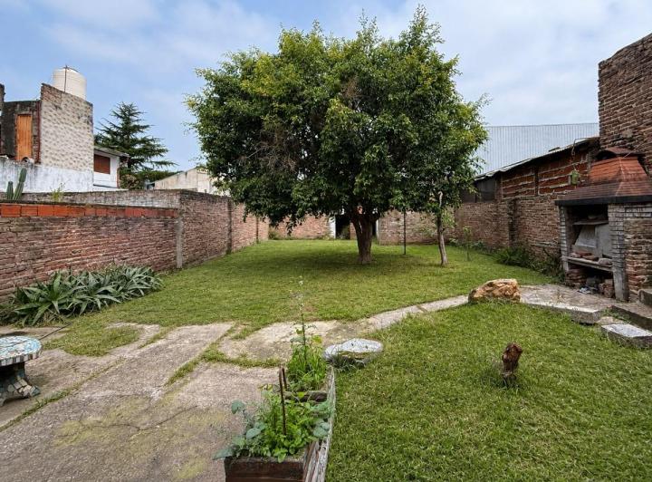 Casa · 82m² · 3 Ambientes · 1 Cochera