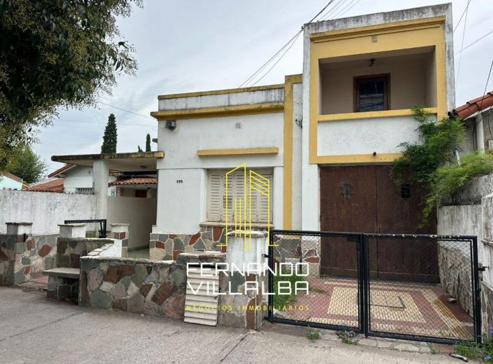 Casa · 180m² · 3 Ambientes · 1 Cochera