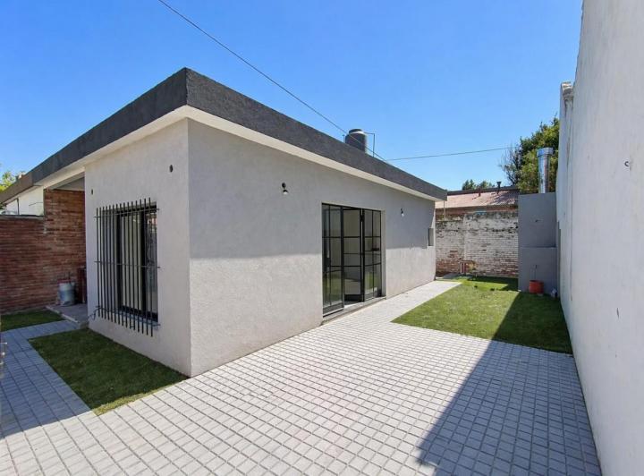 Casa · 55m² · 3 Ambientes · 2 Cocheras