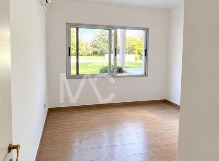 Casa · 170m² · 4 Ambientes · 2 Cocheras