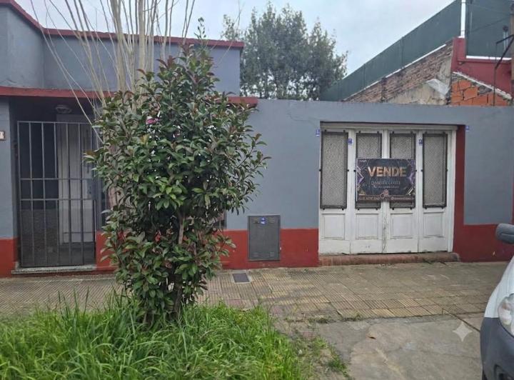Casa · 90m² · 3 Ambientes · 2 Cocheras