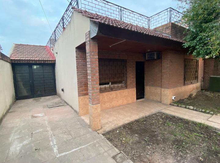 Casa · 90m² · 4 Ambientes · 1 Cochera