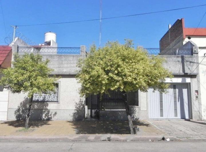 Casa · 80m² · 3 Ambientes · 1 Cochera