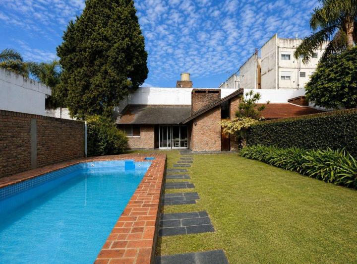 Casa · 307m² · 5 Ambientes · 2 Cocheras