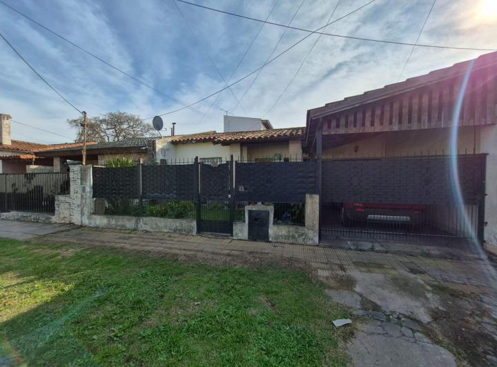 Casa · 179m² · 4 Ambientes · 1 Cochera