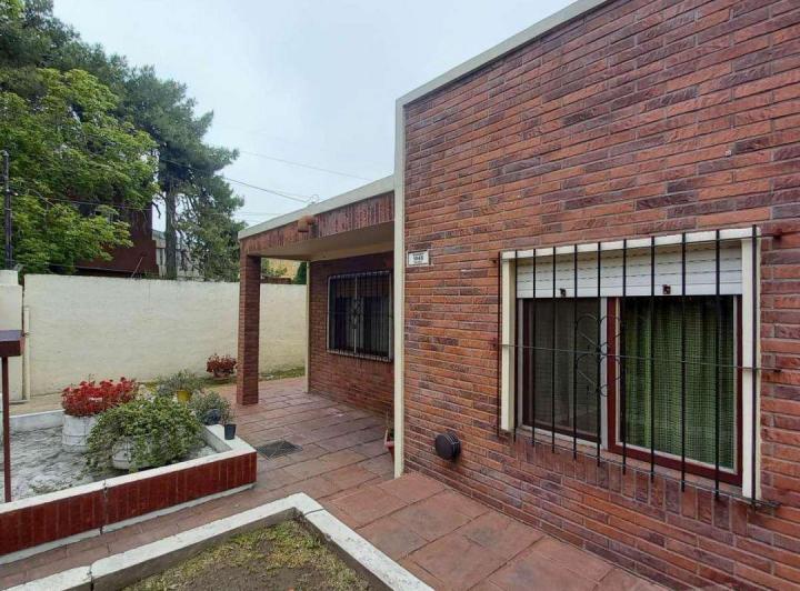 Casa · 150m² · 4 Ambientes · 2 Cocheras