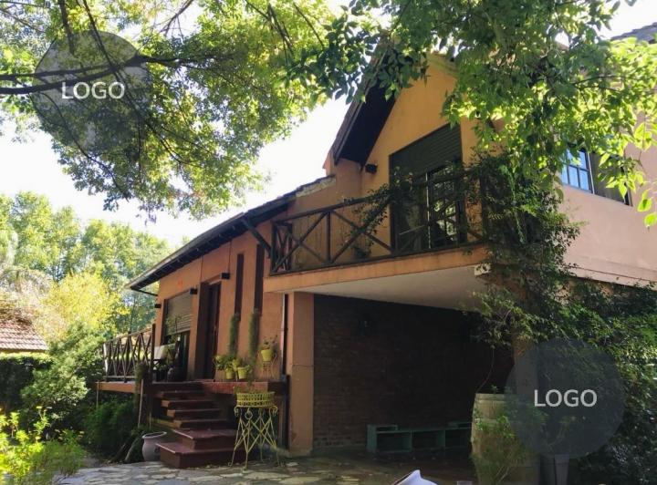 Casa · 233m² · 4 Ambientes · 1 Cochera