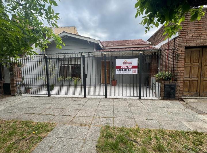 Casa · 202m² · 5 Ambientes · 2 Cocheras