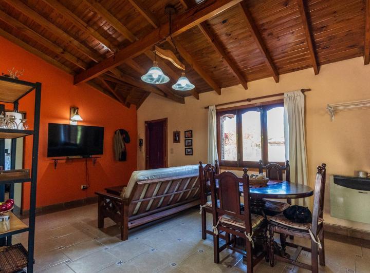 Casa · 90m² · 4 Ambientes · 2 Cocheras