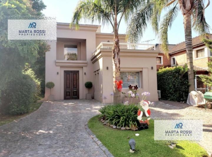 Casa · 190m² · 4 Ambientes · 2 Cocheras