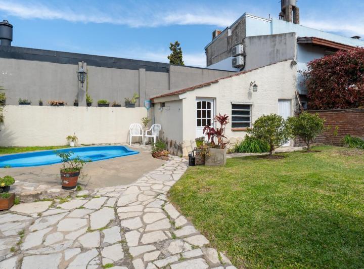 Casa · 179m² · 5 Ambientes · 2 Cocheras