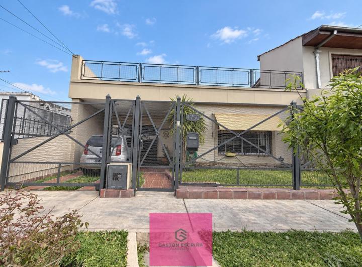 Casa · 100m² · 3 Ambientes · 2 Cocheras