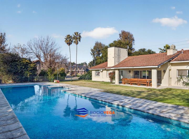 Casa · 1550m² · 5 Ambientes · 2 Cocheras