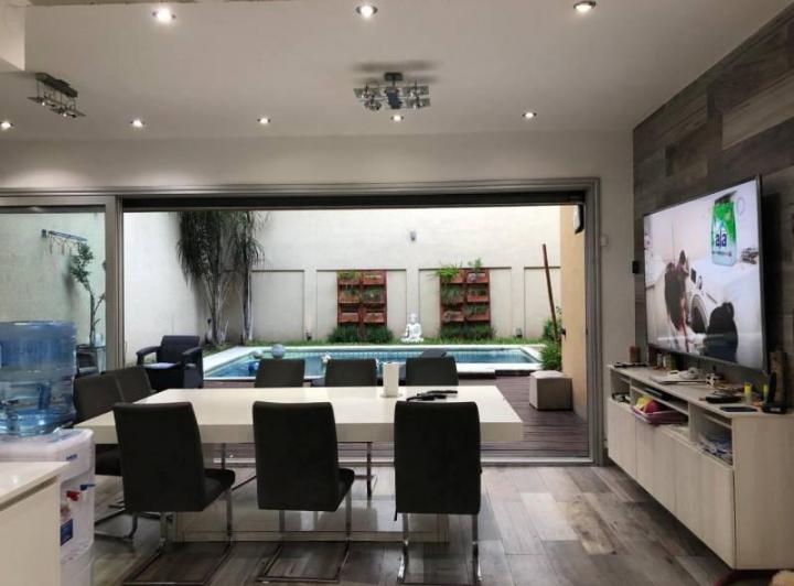 Casa · 500m² · 10 Ambientes · 1 Cochera
