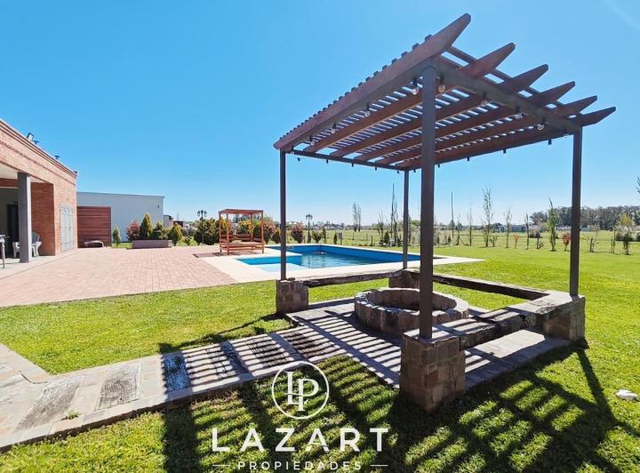 Casa · 200m² · 4 Ambientes · 4 Cocheras