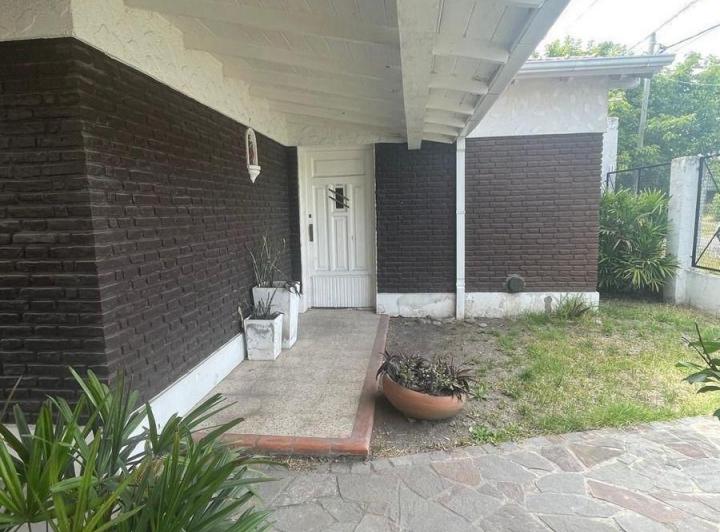 Casa · 421m² · 4 Ambientes · 1 Cochera