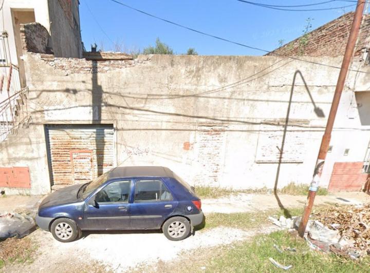 Terreno · 215m²