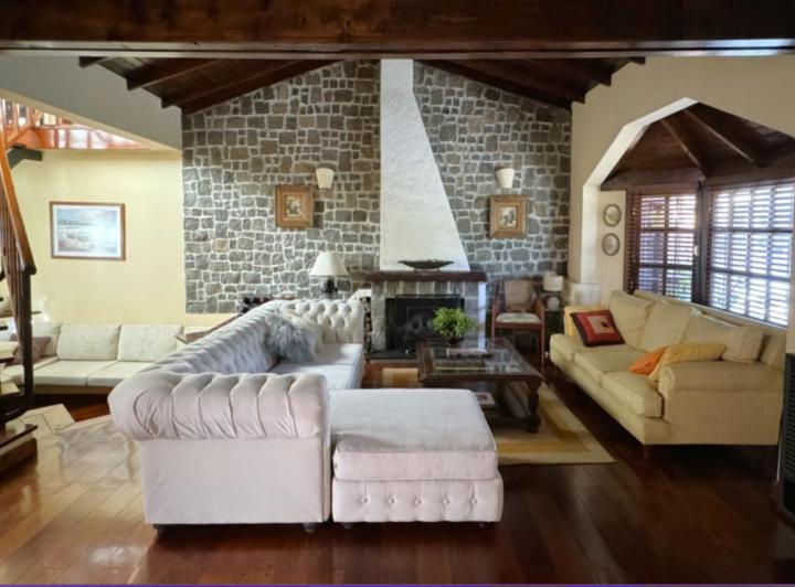 PH · 140m² · 4 Ambientes · 3 Cocheras