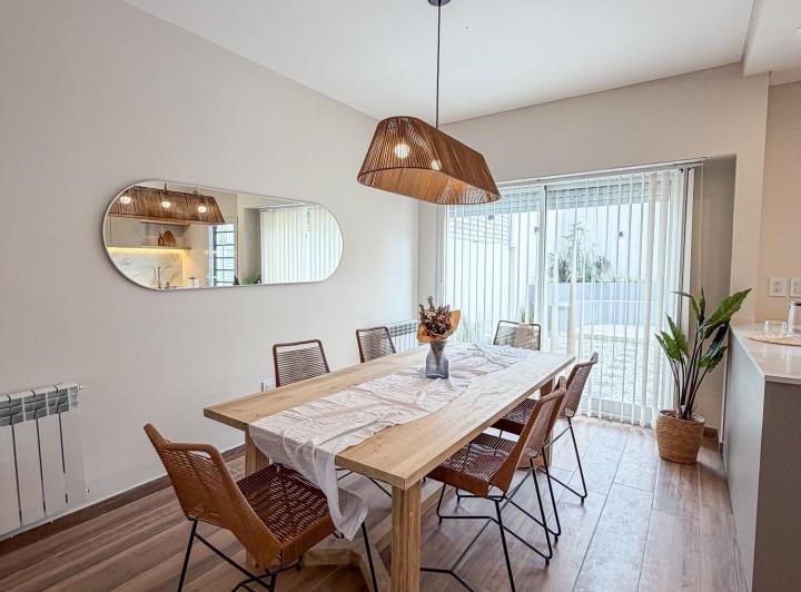 Casa · 150m² · 3 Dormitorios · 2 Cocheras