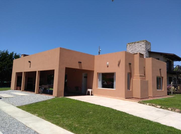 Casa · 116m² · 2 Dormitorios · 3 Cocheras