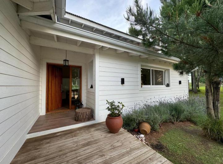 Casa · 175m² · 5 Ambientes · 4 Cocheras
