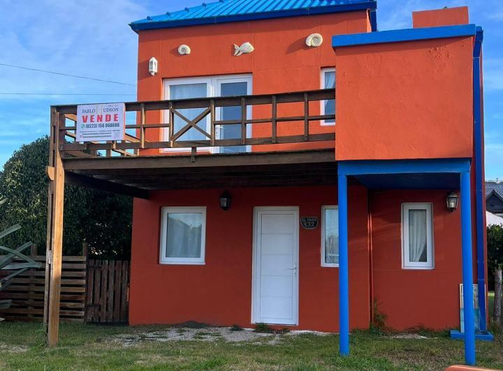 Casa · 77m² · 2 Ambientes · 1 Cochera