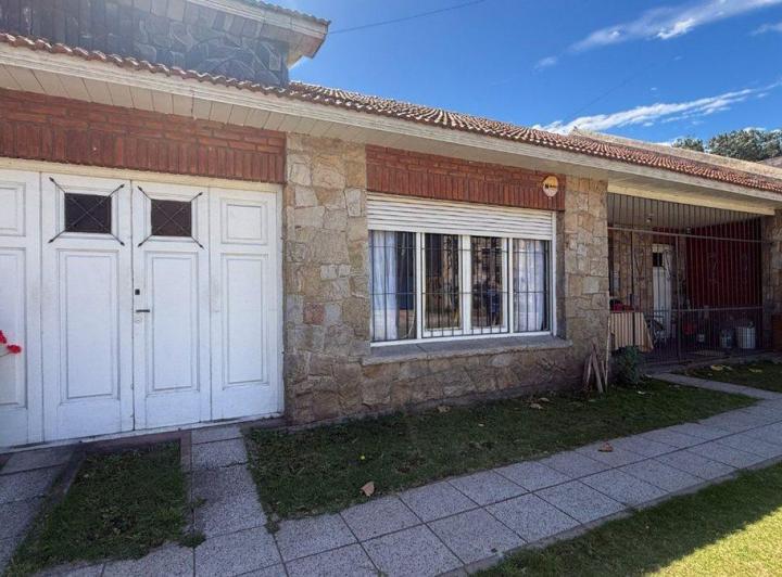 Casa · 116m² · 3 Ambientes · 1 Cochera